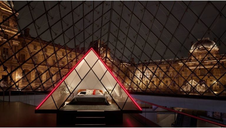 Zamieszkaj w Luwrze – szansa na kameralne zwiedzanie paryskiego muzeum